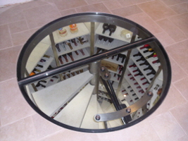 Circular motorised glass door